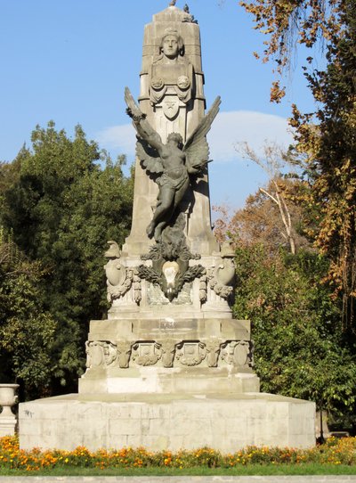 Monument to the Glory by Guillermo Cordova